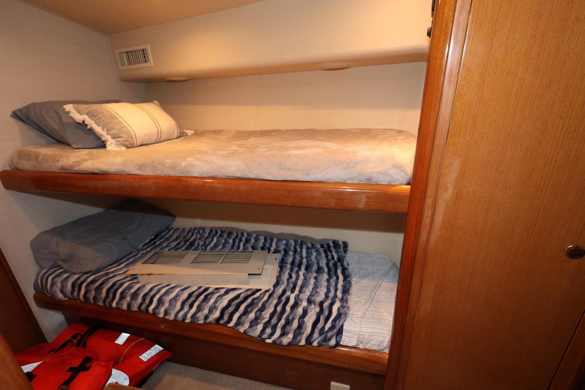 2005 Viking 52 