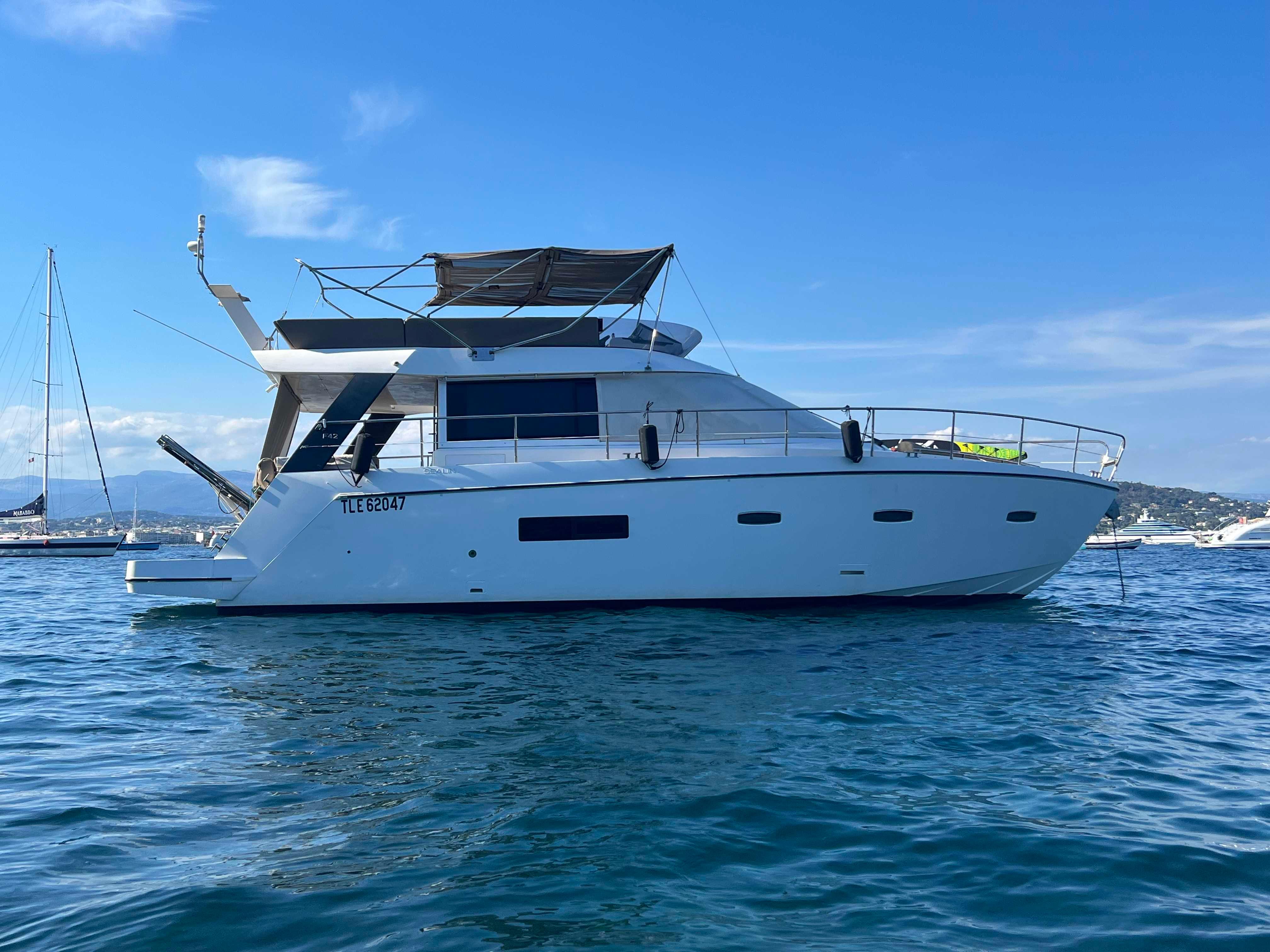 2011 Sealine SEALINE F 42 Flybridge for sale - YachtWorld