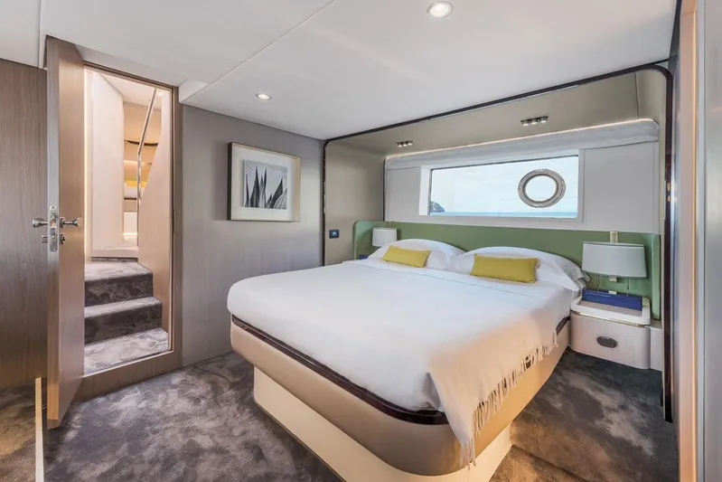  Yacht Photos Pics Manufacturer Provided Image