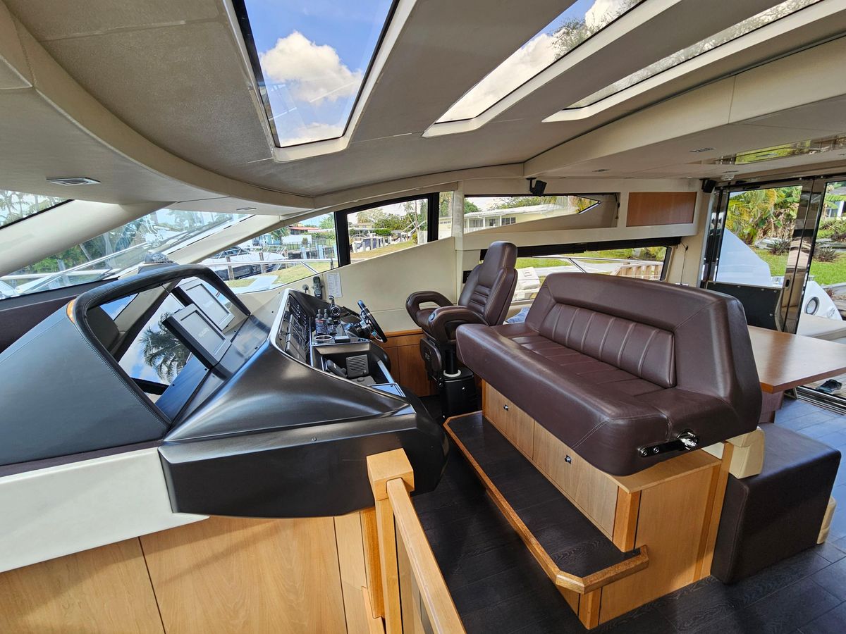2010 Sunseeker 65 
