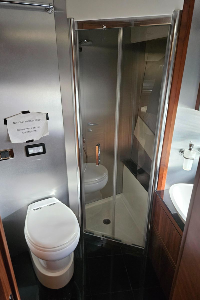 2010 Sunseeker 65 