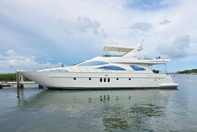 Yacht