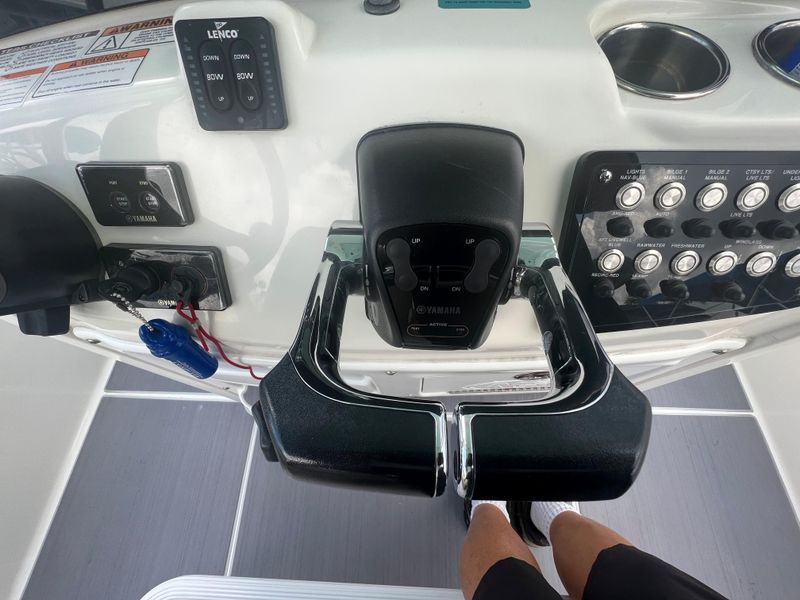 2019 NauticStar 28XS