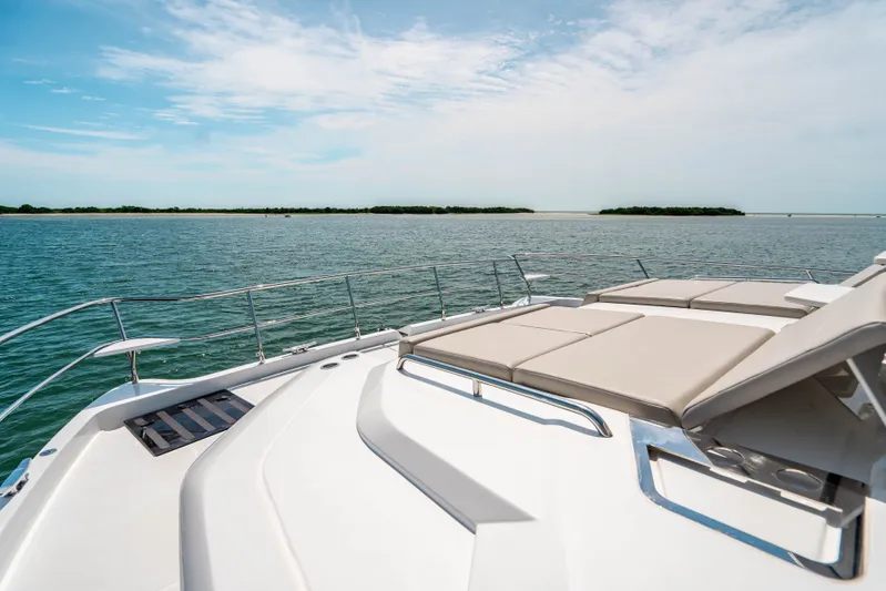 Julie Boo II Yacht Photos Pics 