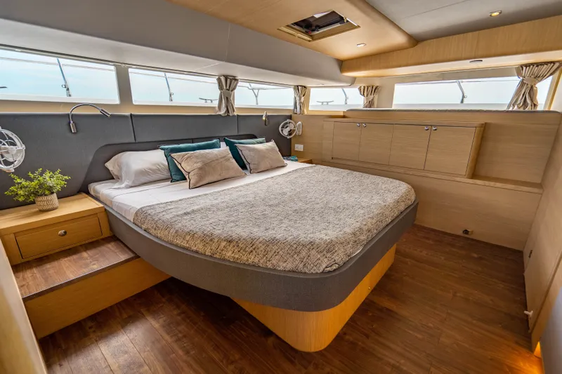 Julie Boo II Yacht Photos Pics 