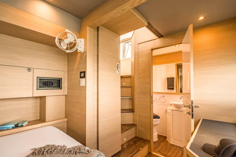 Julie Boo II Yacht Photos Pics 