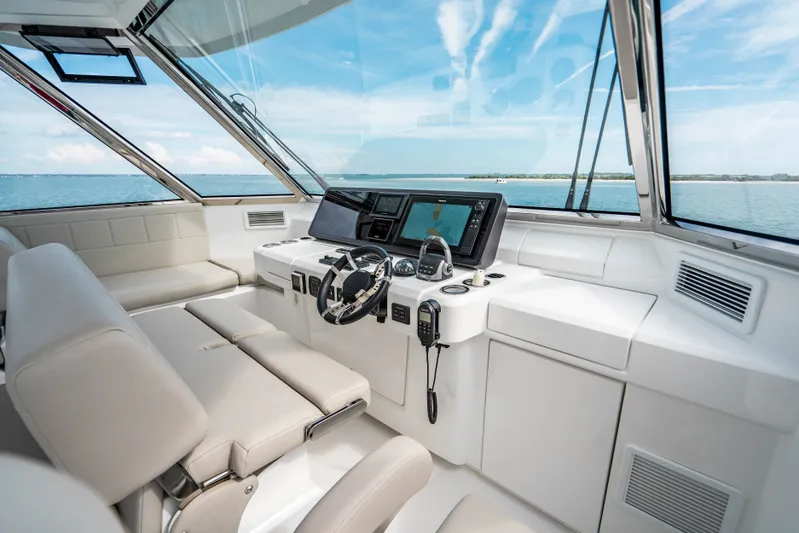 Julie Boo II Yacht Photos Pics 