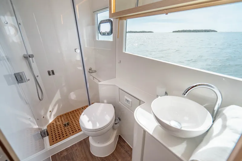 Julie Boo II Yacht Photos Pics 