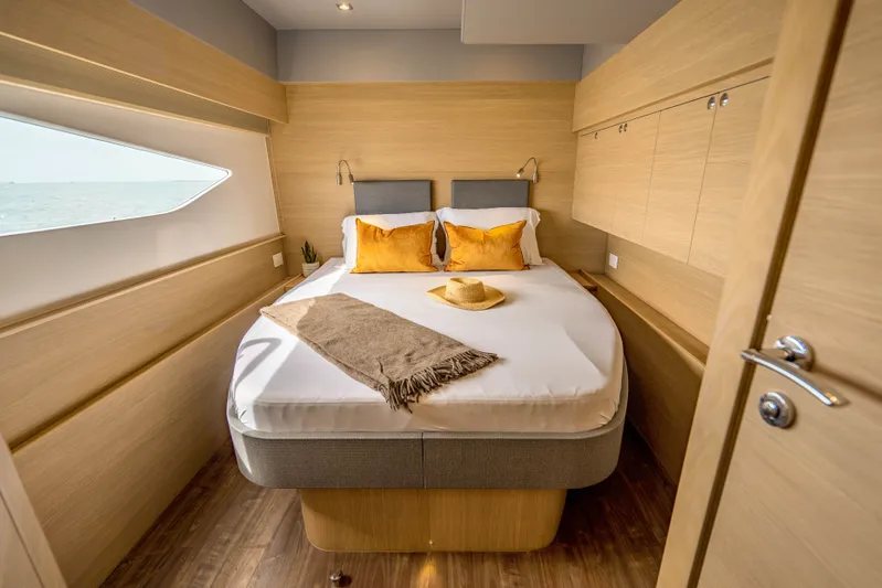 Julie Boo II Yacht Photos Pics 