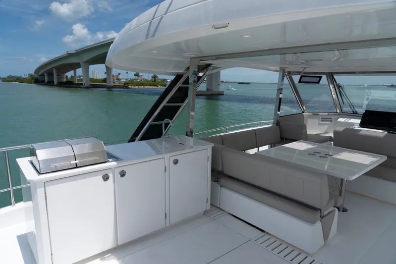 Julie Boo II Yacht Photos Pics 