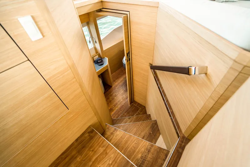 Julie Boo II Yacht Photos Pics 