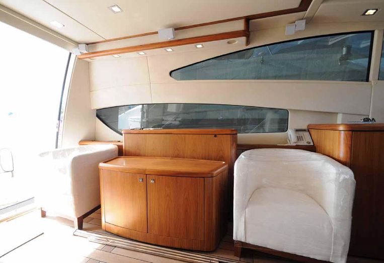 2006-75-6-sunseeker-predator-72