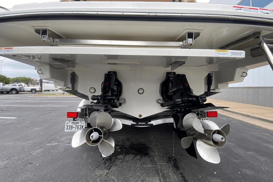 2022 Sea Ray 310 SLX