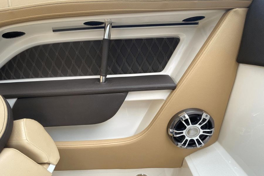 2022 Sea Ray 310 SLX