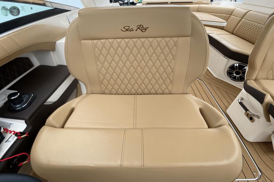 2022 Sea Ray 310 SLX