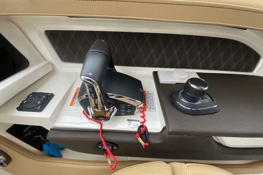 2022 Sea Ray 310 SLX
