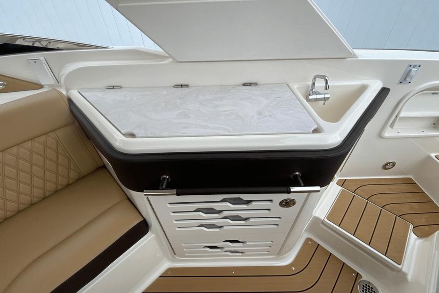 2022 Sea Ray 310 SLX