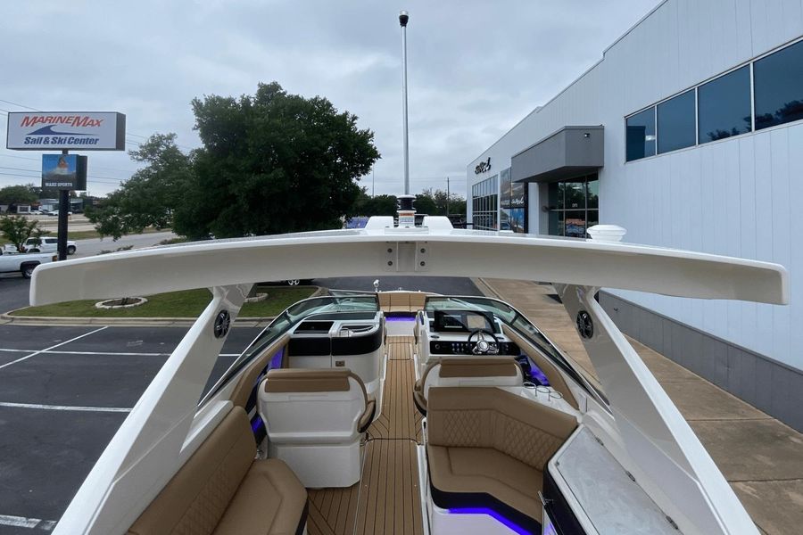 2022 Sea Ray 310 SLX