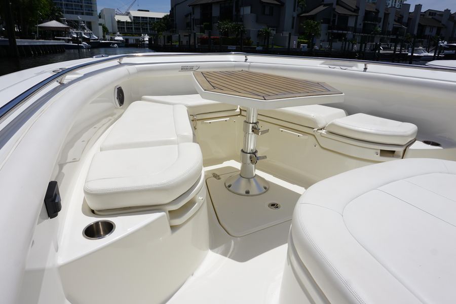 2014 Boston Whaler 350 Outrage