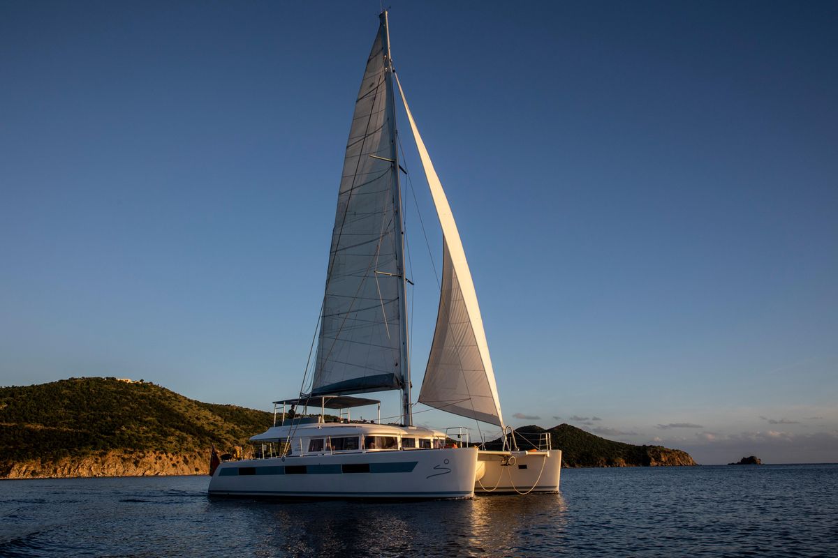 2014 Lagoon 62 