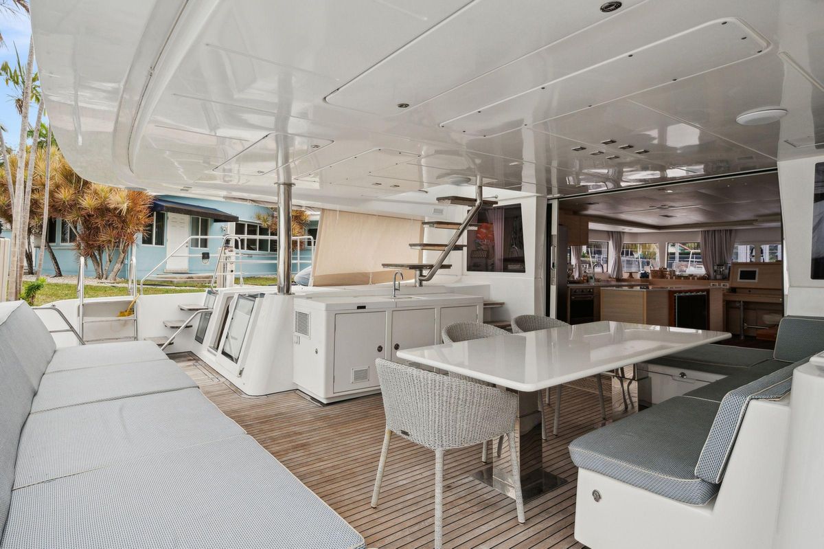 2014 Lagoon 62 