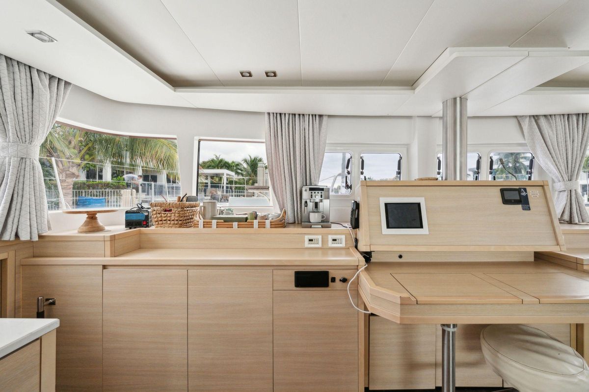 2014 Lagoon 62 