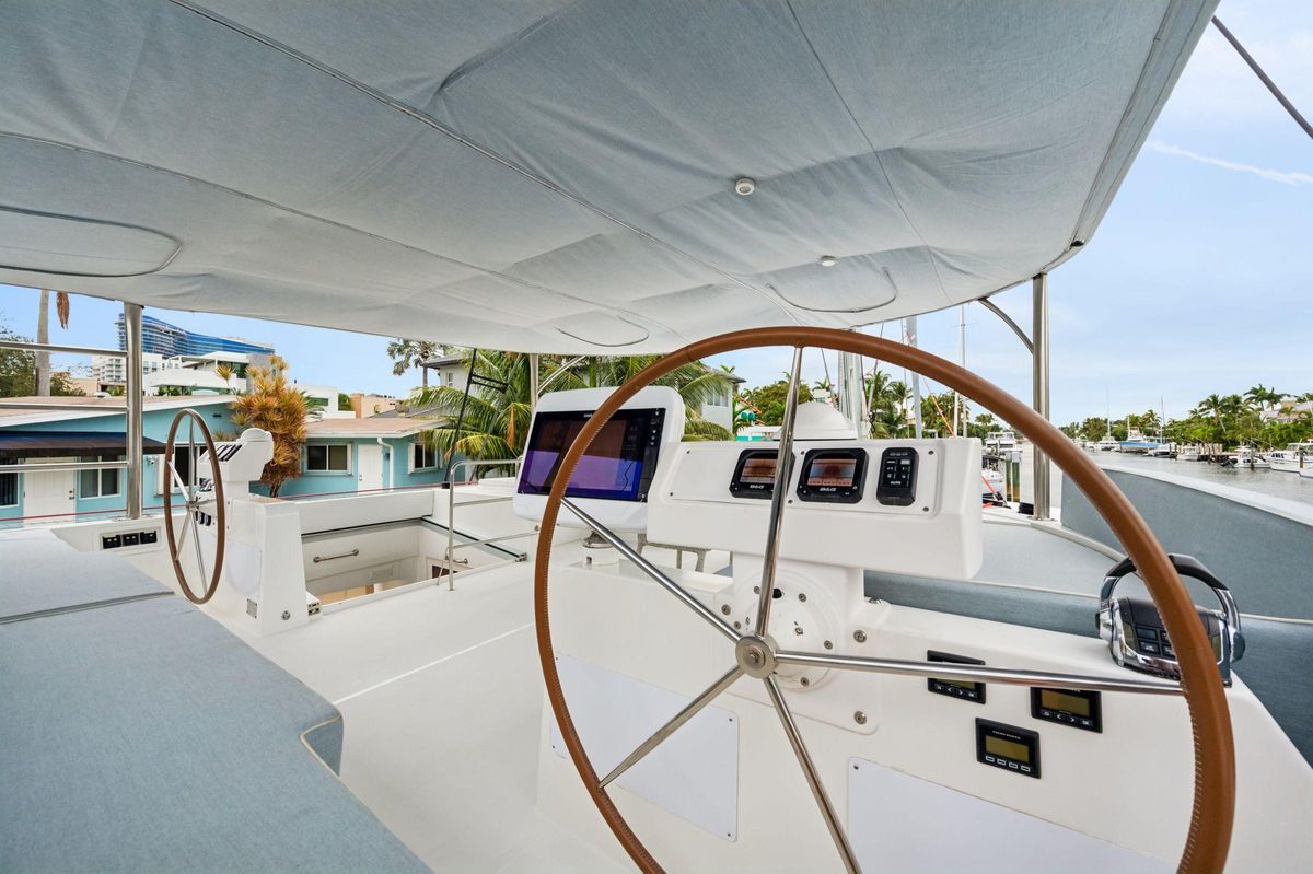 2014 Lagoon 62 