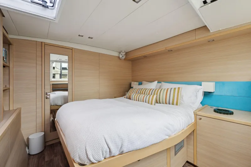 Nomada Yacht Photos Pics 