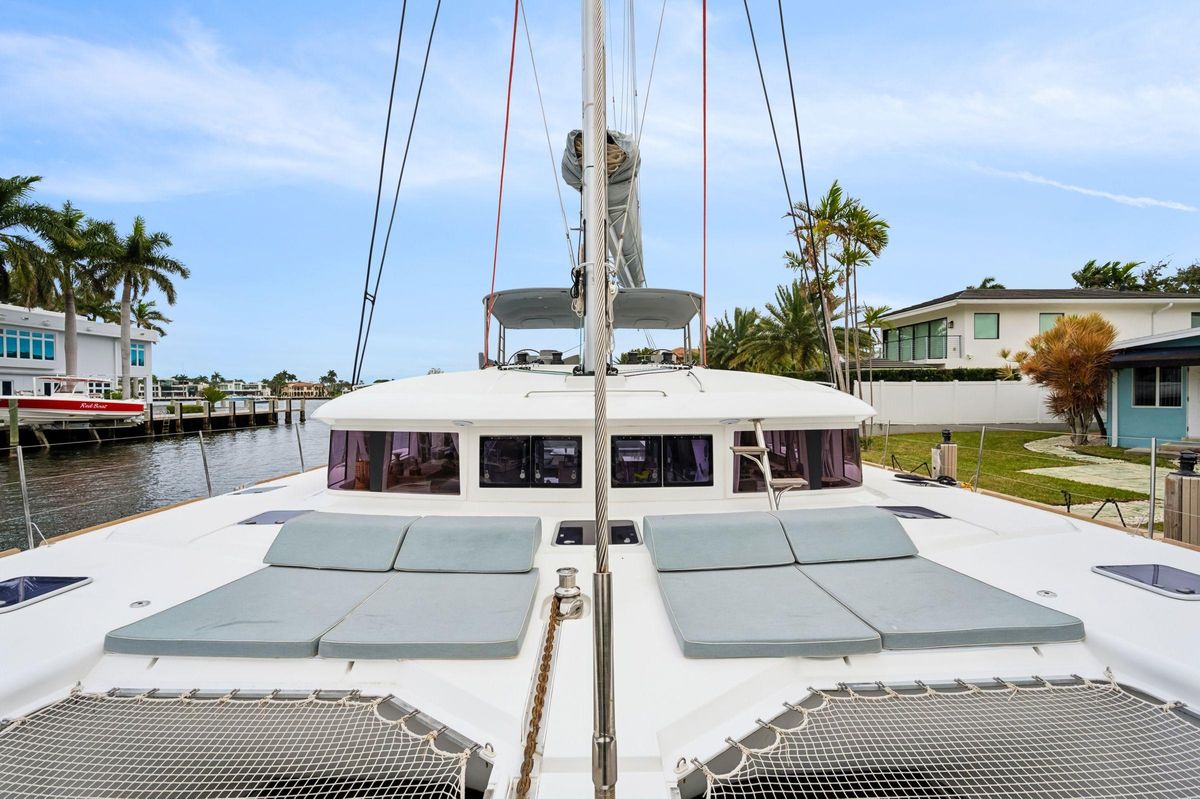 2014 Lagoon 62 