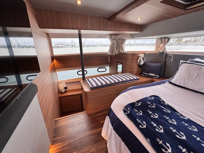 Unbridled Yacht Photos Pics 