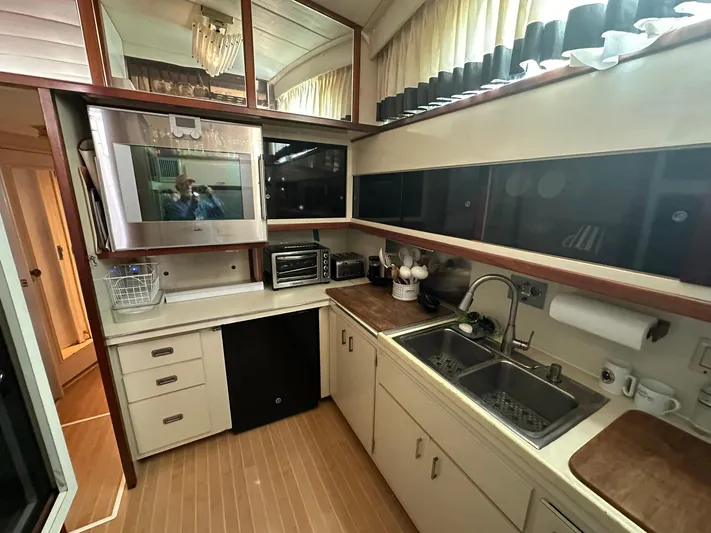 White Swan Yacht Photos Pics 