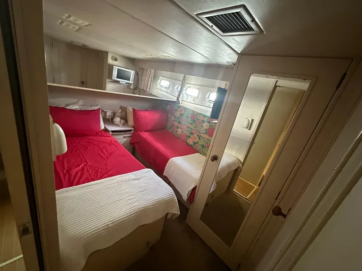 White Swan Yacht Photos Pics 