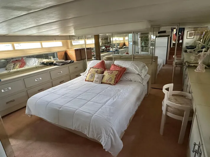 White Swan Yacht Photos Pics 