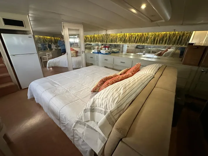 White Swan Yacht Photos Pics 