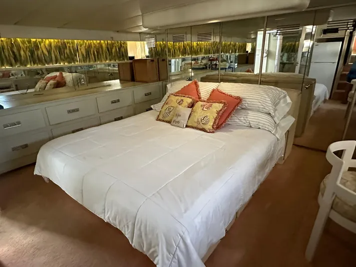 White Swan Yacht Photos Pics 