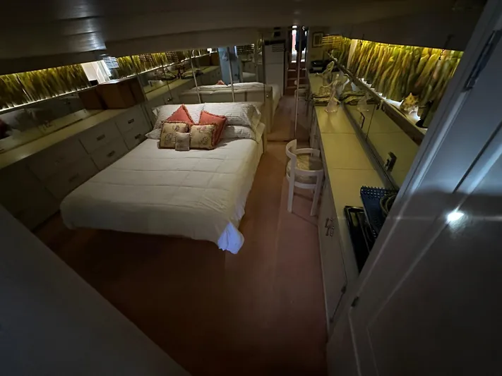 White Swan Yacht Photos Pics 