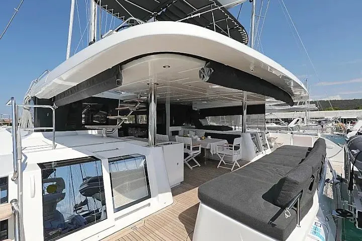 Masterdream Yacht Photos Pics Luxurious 2018 Lagoon 620 Esense yacht with spacious deck and modern amenities.