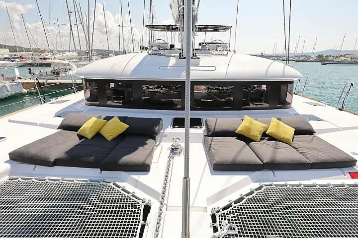 2018 Lagoon 62 