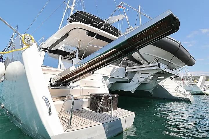 2018 Lagoon 62 