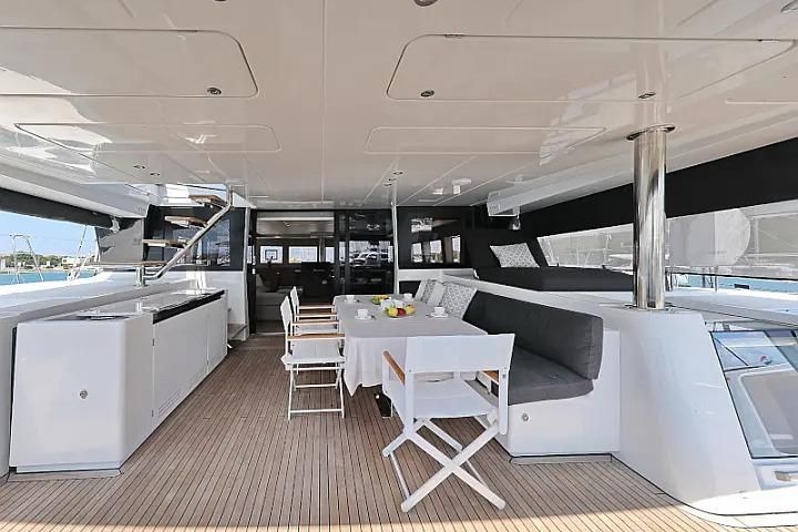 2018 Lagoon 62 