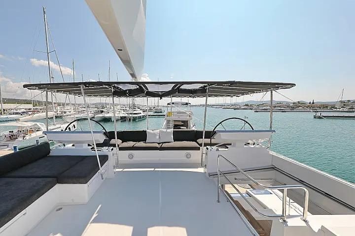 2018 Lagoon 62 