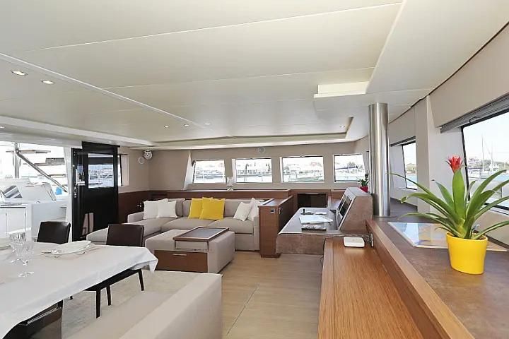 2018 Lagoon 62 