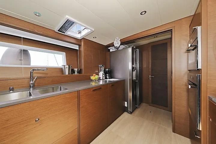 2018 Lagoon 62 