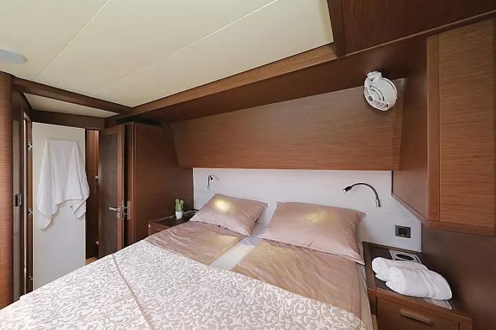 2018 Lagoon 62 
