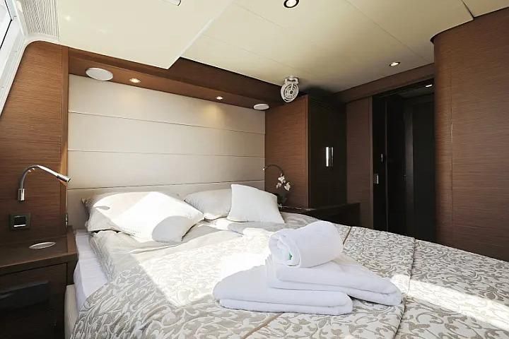 2018 Lagoon 62 