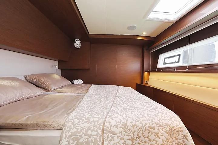 2018 Lagoon 62 
