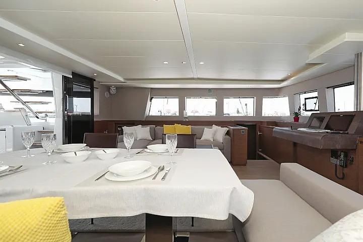2018 Lagoon 62 
