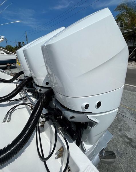 2014 Bahama 41 Center Console