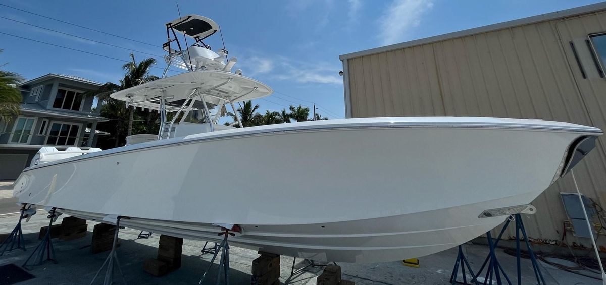 2014 Bahama 41 Center Console