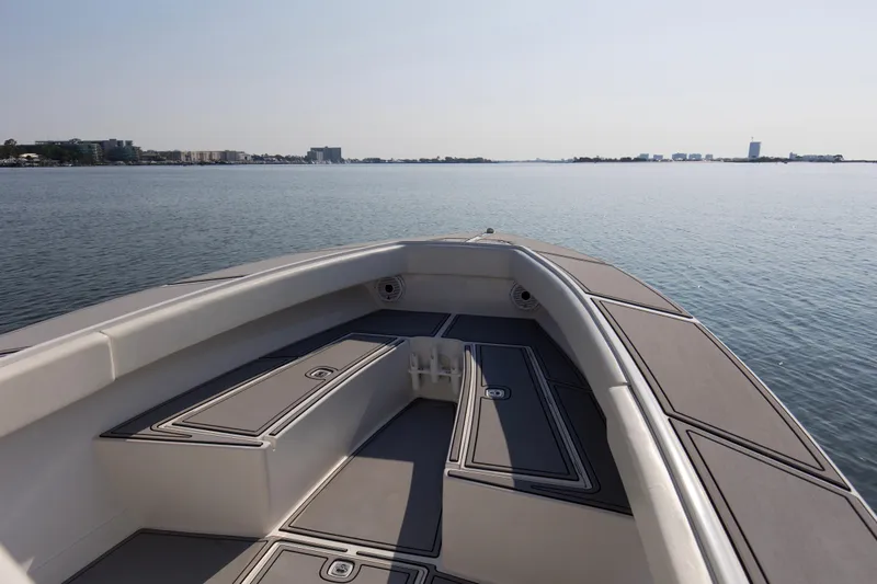 Smoke Show Yacht Photos Pics 2004 31 Jupiter 31FS Smoke Show Bow